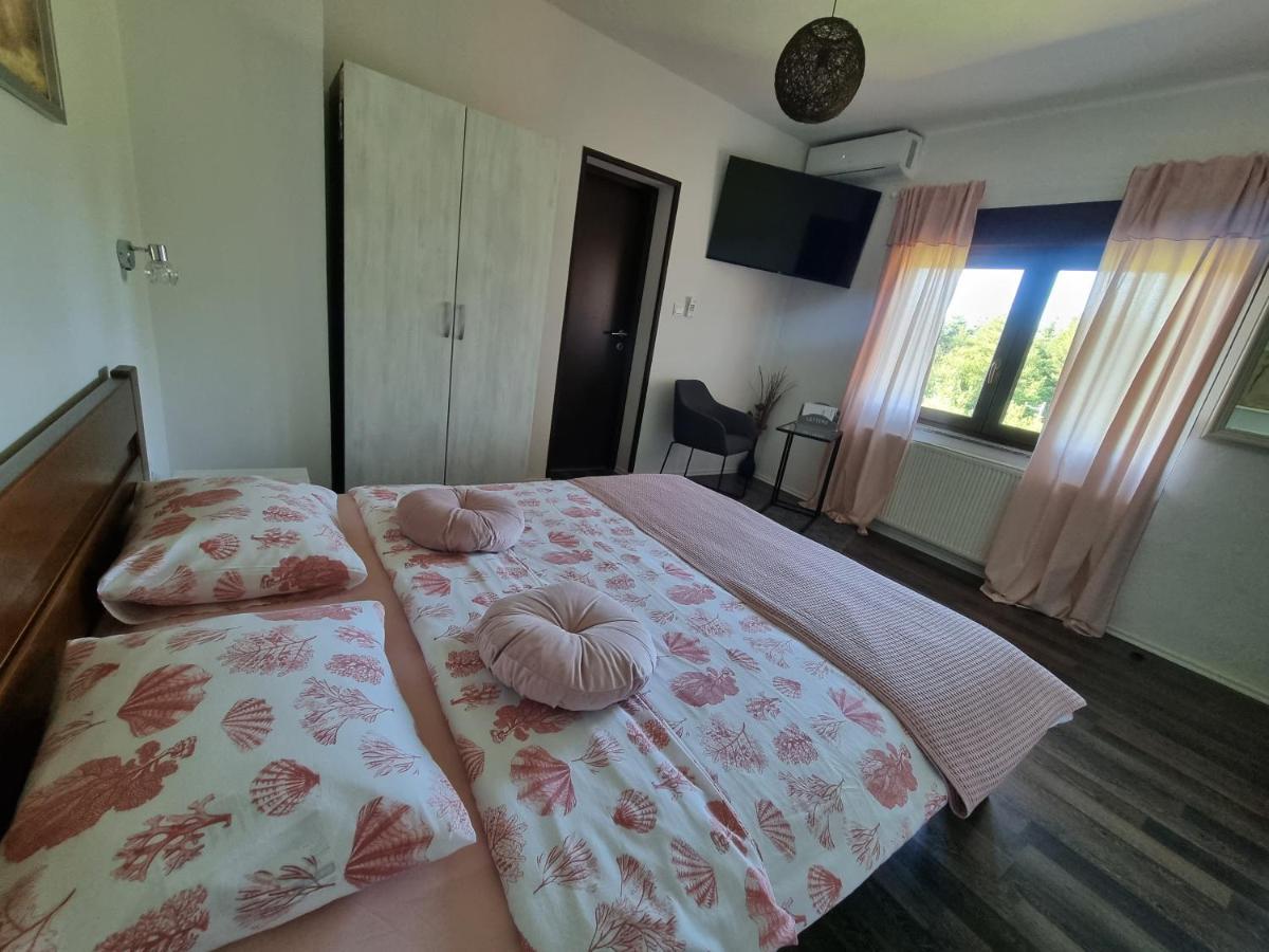 4 Seasons Guest House Rakovica Exterior foto
